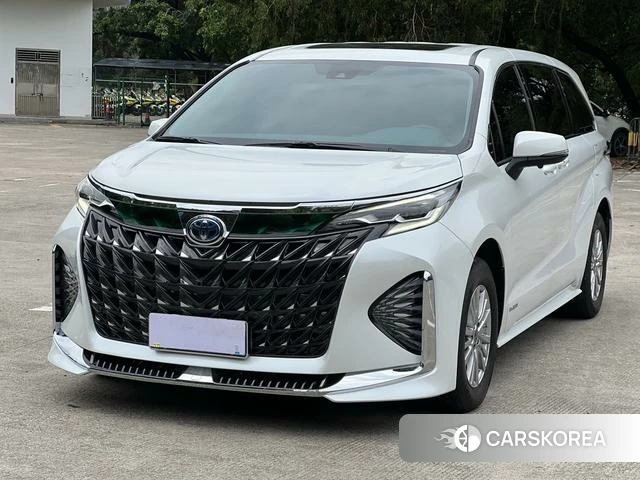 Toyota Saina 2022 Белый из Китая, фото 6