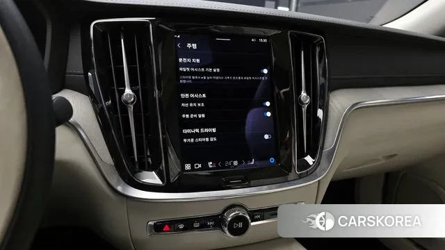 Volvo S60 3rd generation 2023 Белый из Кореи, фото 6