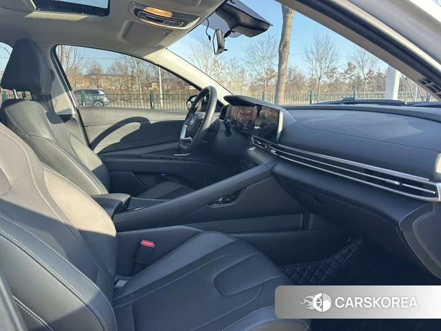 Hyundai Elantra 2022 Белый из Китая, фото 6