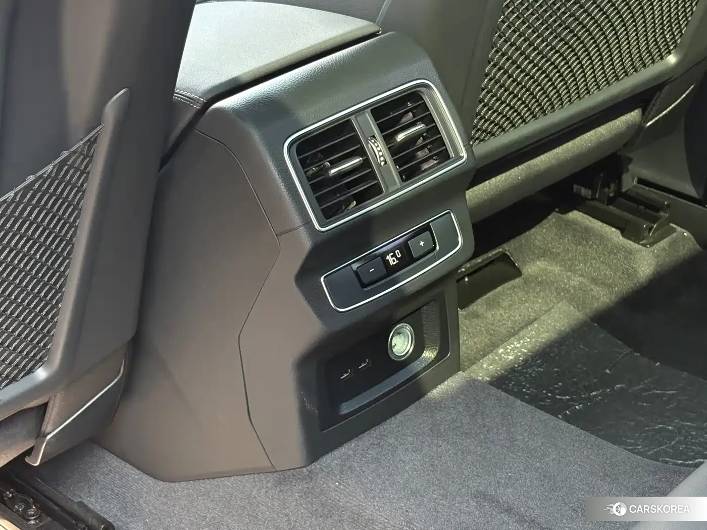 Audi Q5L 2021 Черный из Китая, фото 6