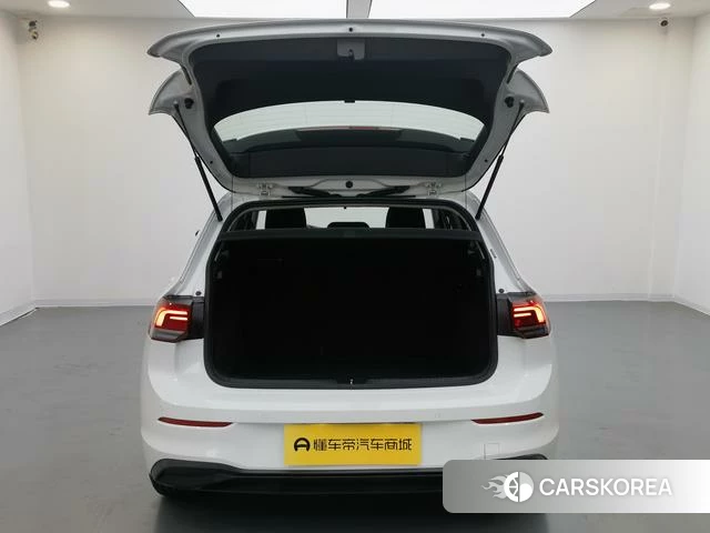 Volkswagen Golf 2023 Белый из Китая, фото 6