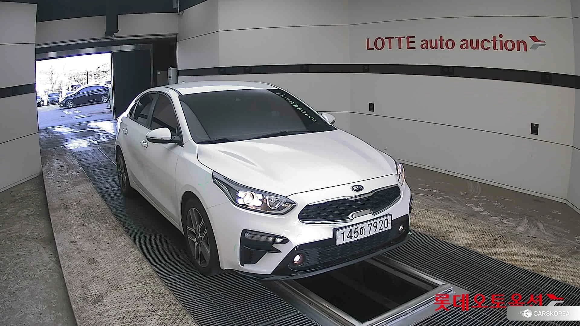 Kia K3 2020 Snow White Pearl из Кореи, фото 6