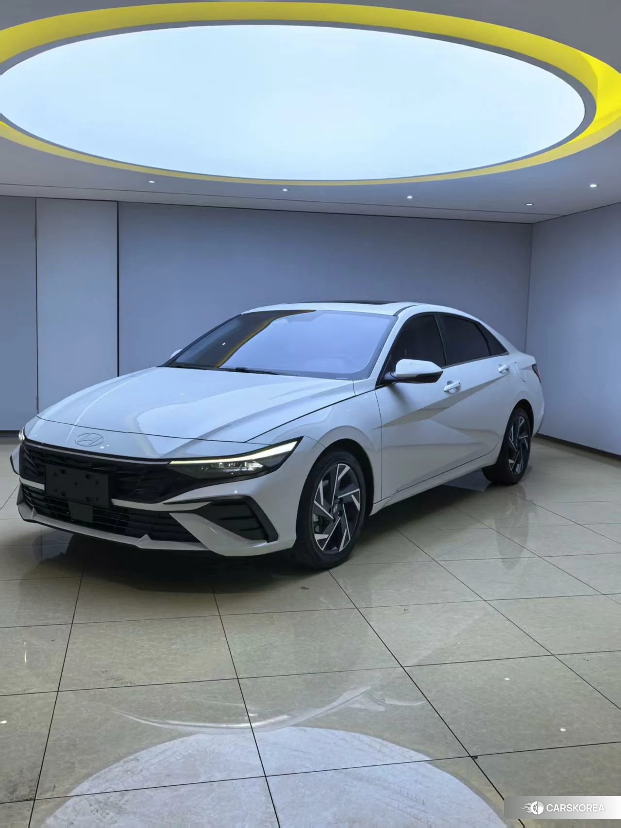 Hyundai Elantra 2023 Белый из Китая, фото 6