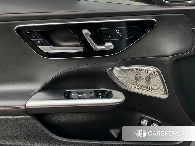 Mercedes-Benz C-class AMG PHEV 2024 Серебристо-серый из Китая, фото 6
