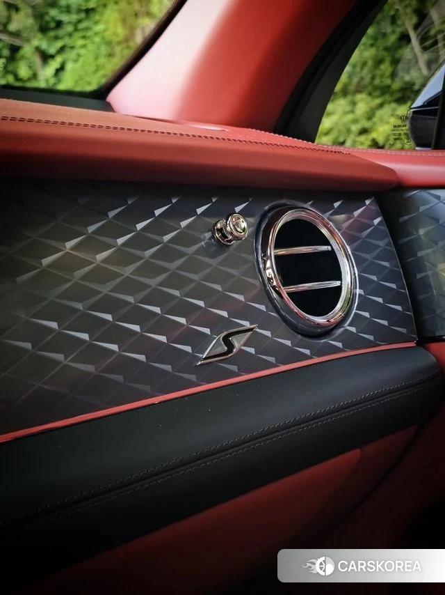 Bentley Bentayga 2022 Черный из Кореи, фото 6