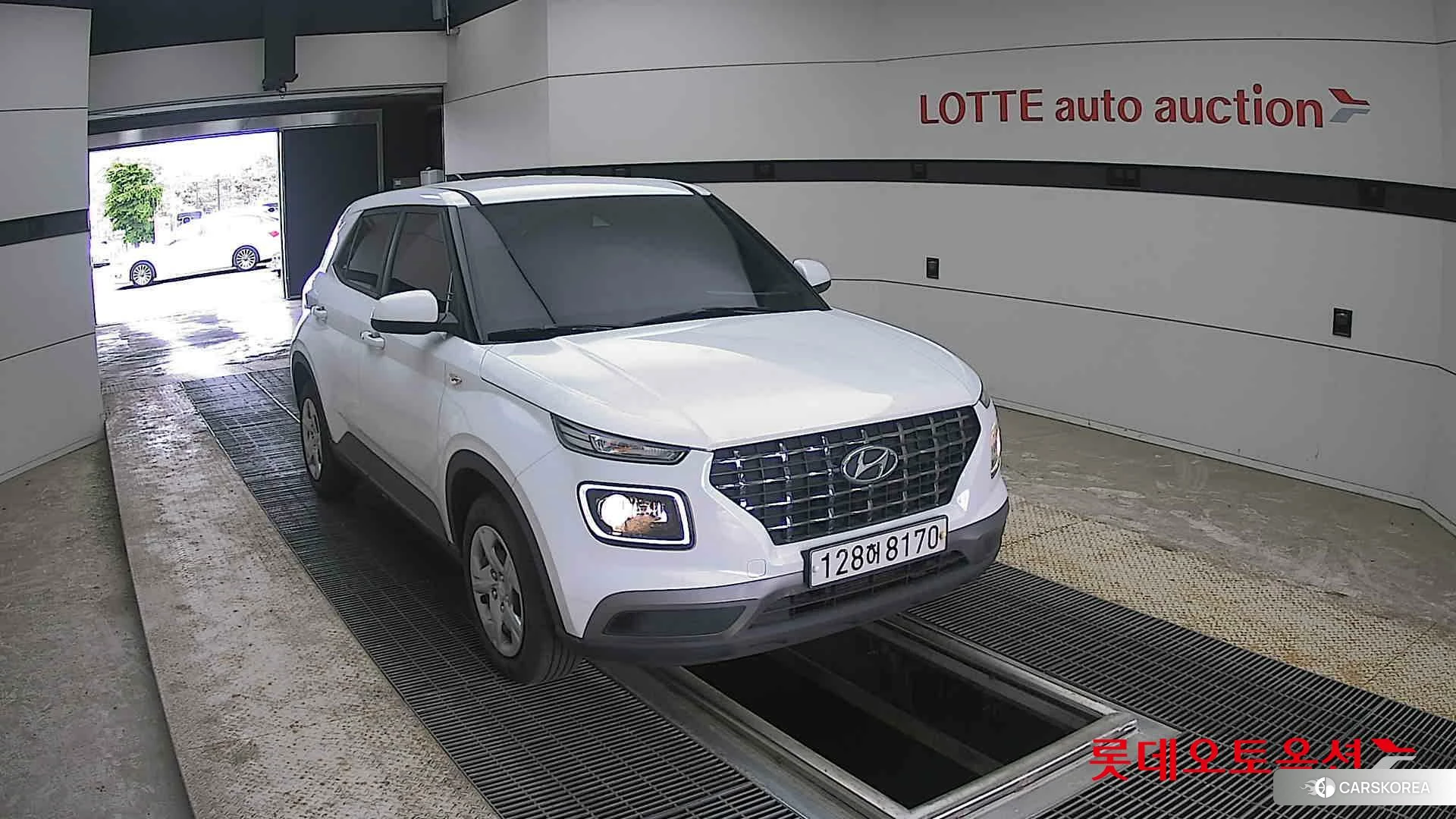 Hyundai Venue 2020 Polar White из Кореи, фото 6