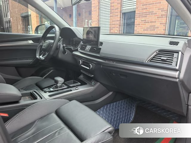 Audi Q5L 2022 Синий из Китая, фото 6