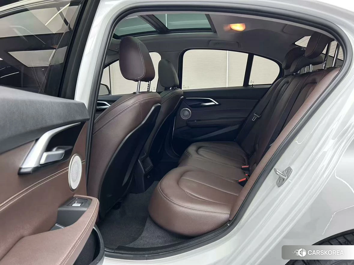 BMW 1 series 2021 Белый из Китая, фото 6
