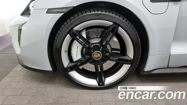 Porsche Taycan id 2664660 из Кореи 6