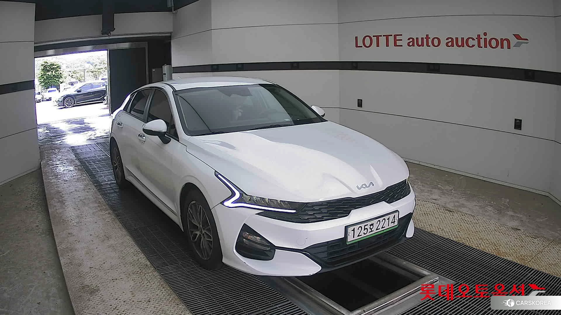 Kia K5 2022 Белый из Кореи, фото 6