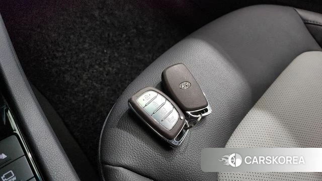 Hyundai The New Ionic Hybrid 2020 Серый из Кореи, фото 6