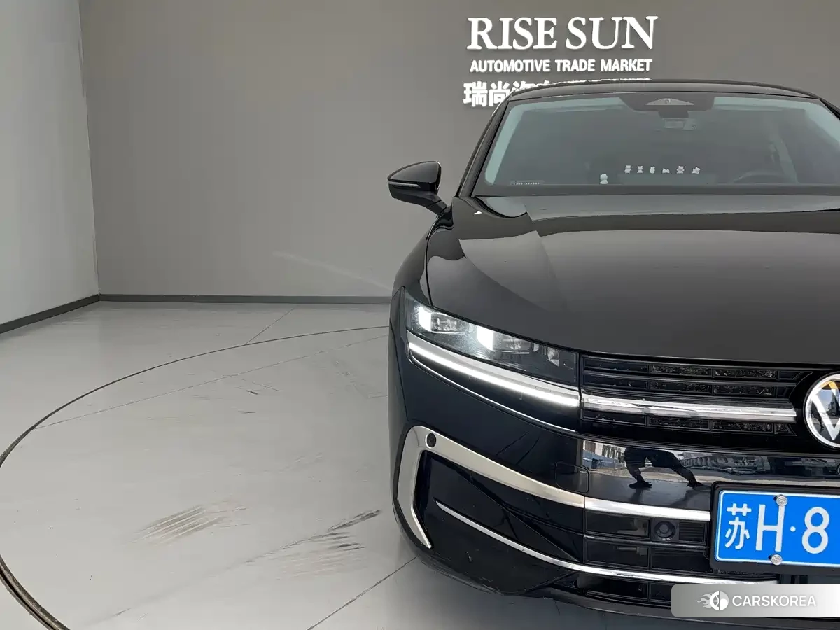 Volkswagen Magotan 2025 Черный из Китая, фото 6
