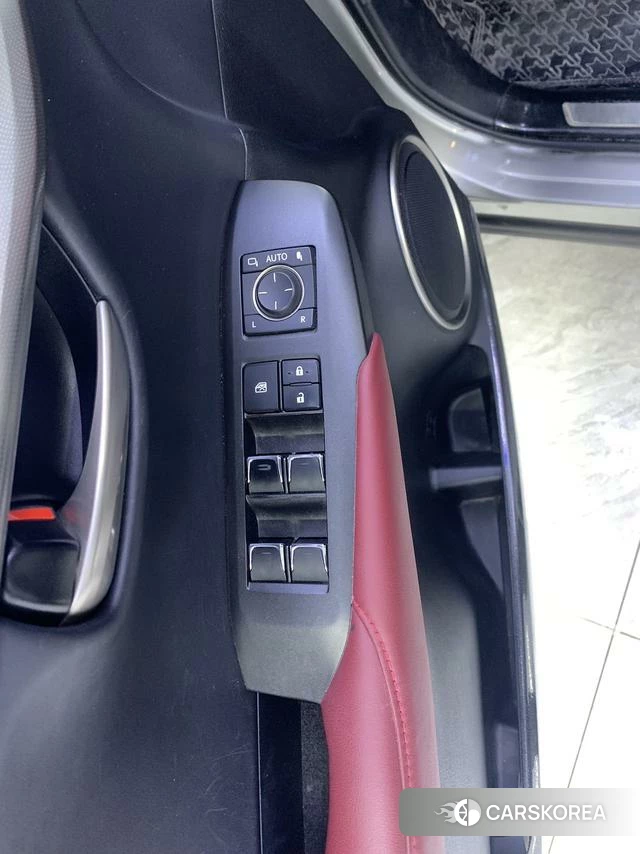 Lexus NX 2021 Серебристо-серый из Китая, фото 6