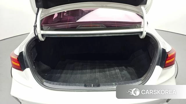 Kia The New K3 2nd generation 2021 Белый из Кореи, фото 6