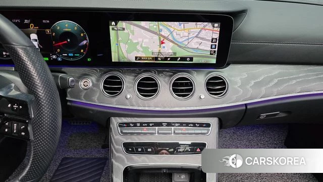 Mercedes-Benz E-Class W213 2022 Белый из Кореи, фото 6