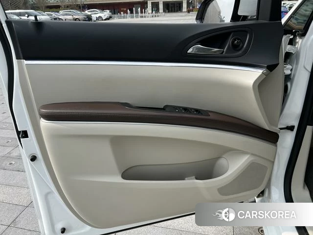 Buick GL8 2020 Белый из Китая, фото 6