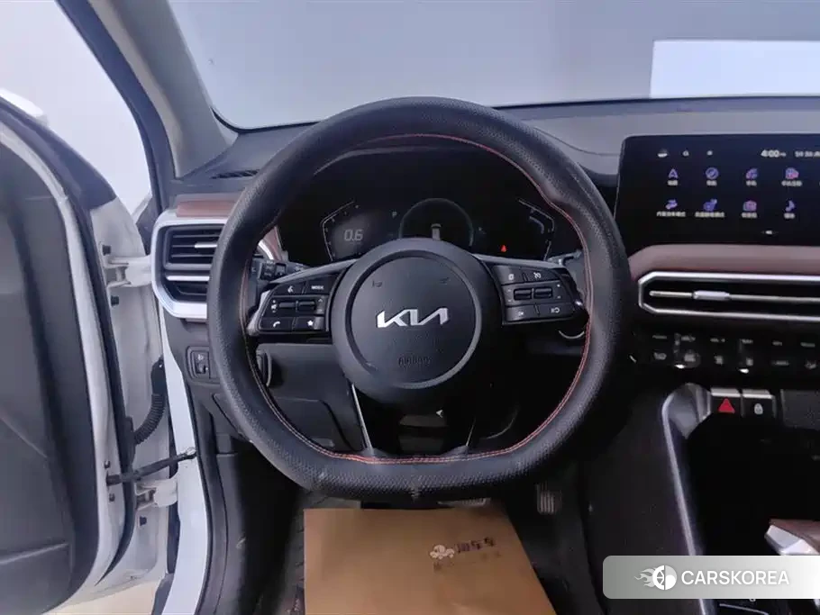 Kia Sportage 2023 Белый из Китая, фото 6