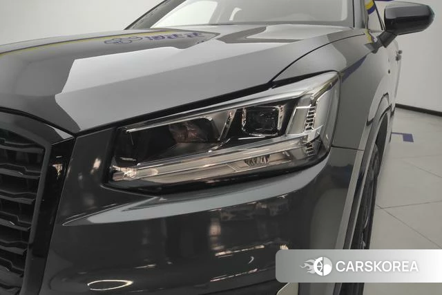 Audi Q2L 2021 Темно-серый из Китая, фото 6