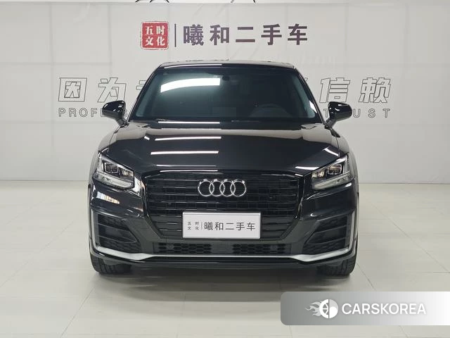 Audi Q2L 2021 Темно-серый из Китая, фото 6