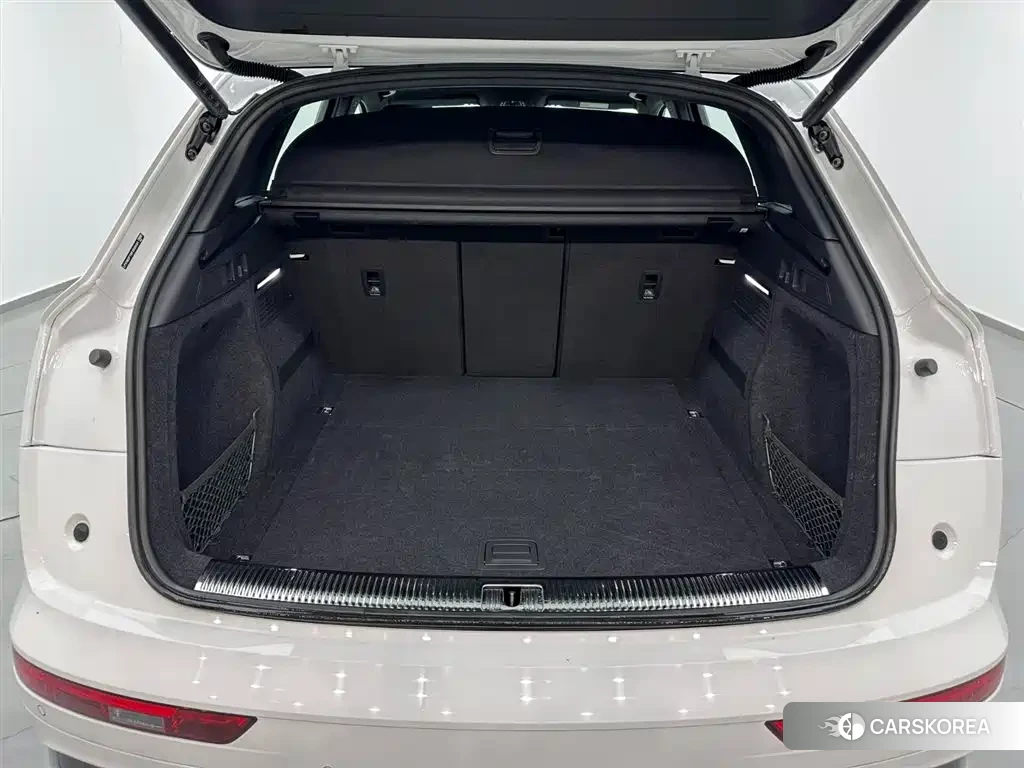 Audi Q5L 2023 Белый из Китая, фото 6