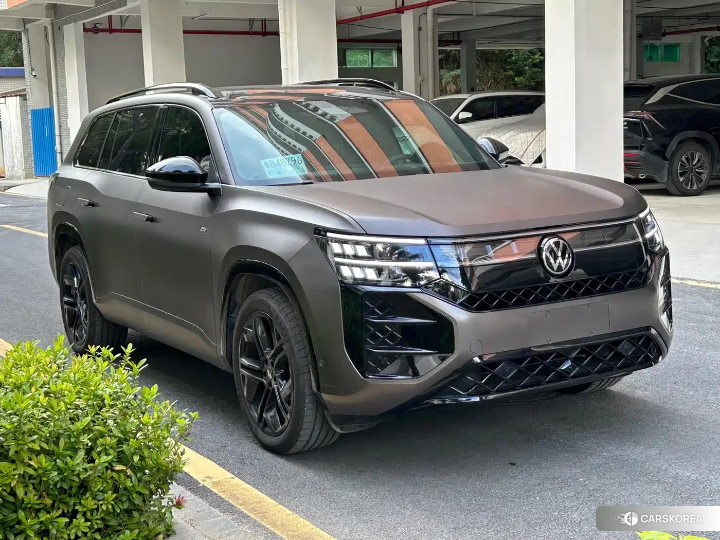 Volkswagen Touareg 2026 Champagne/brown из Китая, фото 6