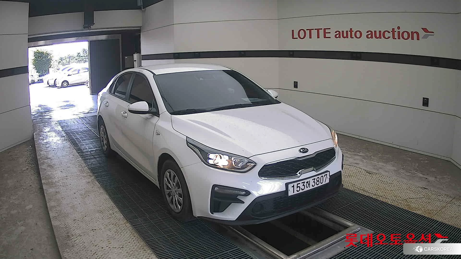Kia K3 2021 Snow White Pearl из Кореи, фото 6