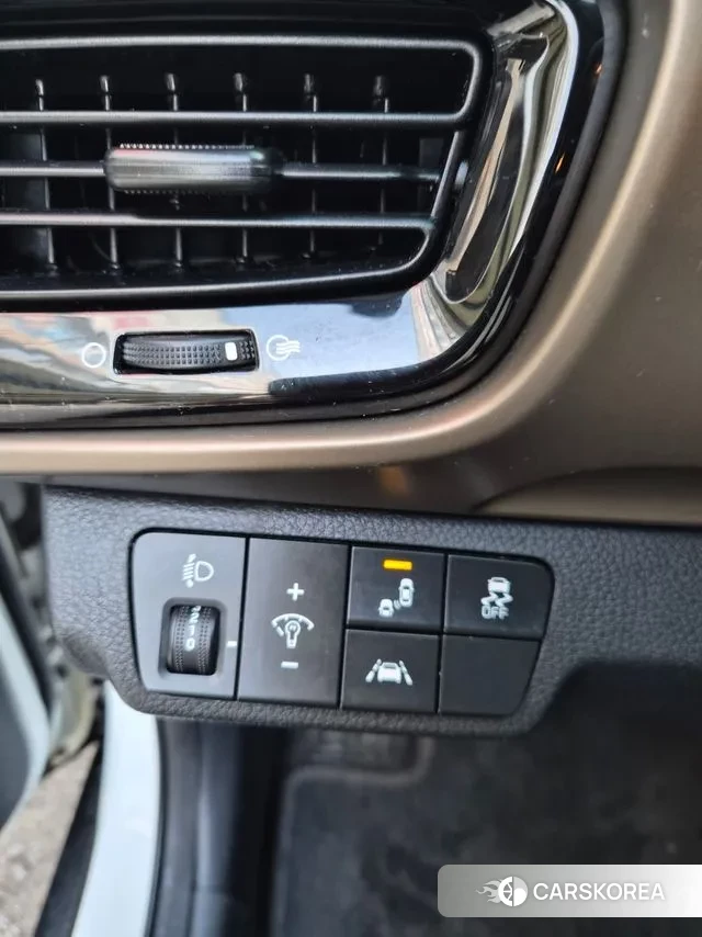 Kia Stonic 2018 Белый двухцветный из Кореи, фото 6