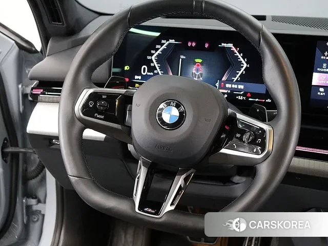 BMW 5 Series (G60) 2024 Цвет галактики из Кореи, фото 6