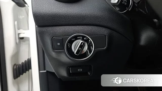 Mercedes-Benz GLA-Class X156 2019 Белый из Кореи, фото 6