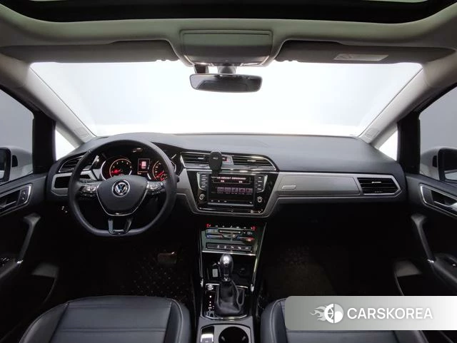 Volkswagen Touran L 2022 Белый из Китая, фото 6