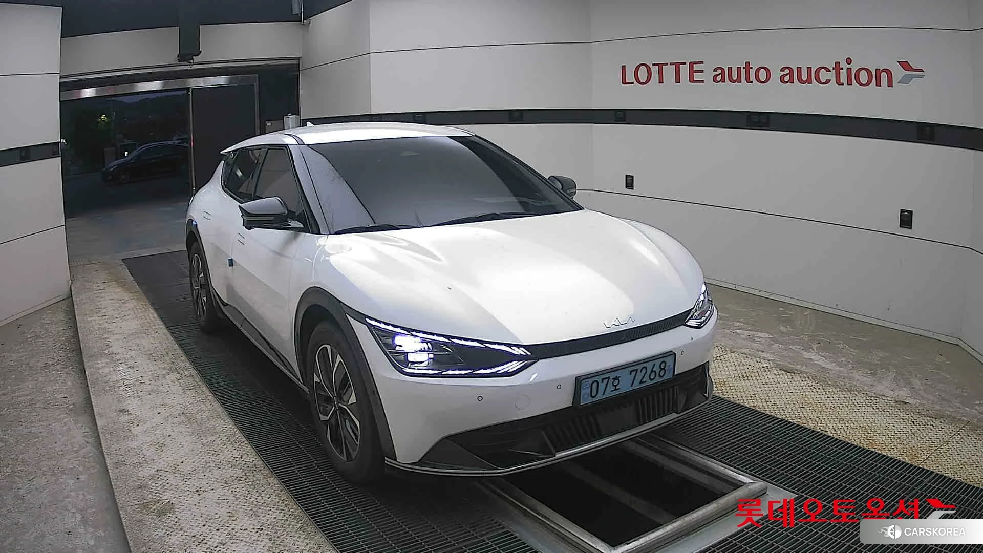Kia EV6 2022 Snow White Pearl из Кореи, фото 6