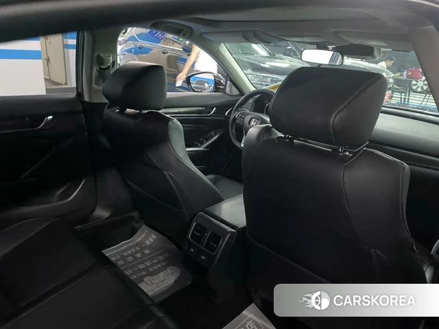 Honda Accord id 4367547 из Китая 6