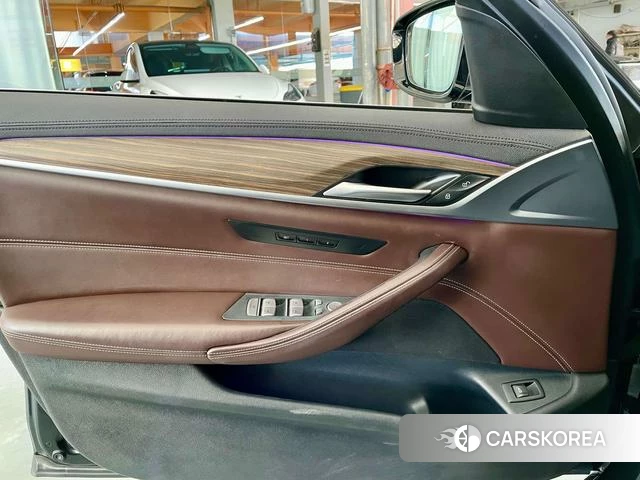 BMW 5 series 2019 Черный из Китая, фото 6