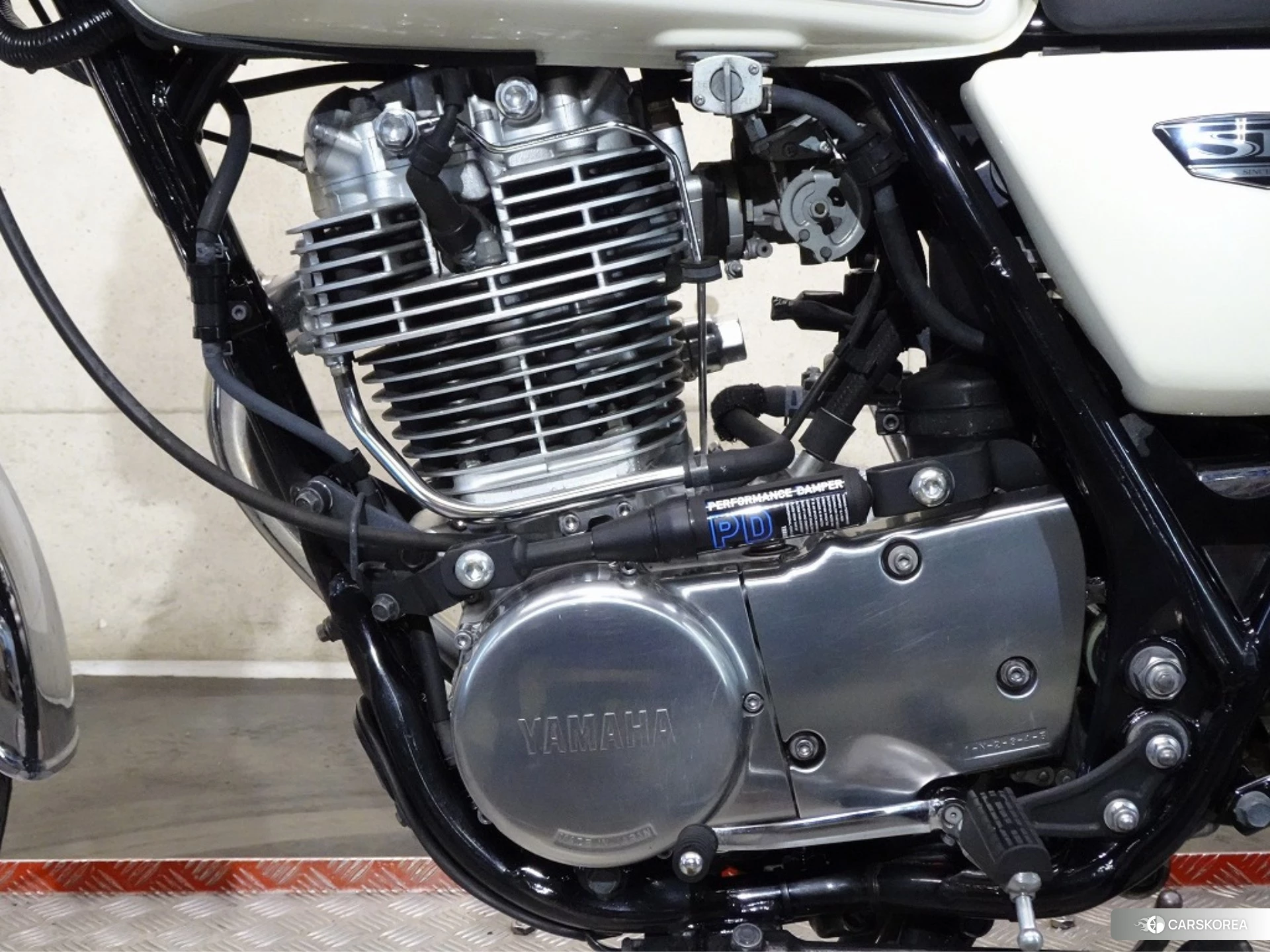 Yamaha SR 400 id 4183467 из Японии 6