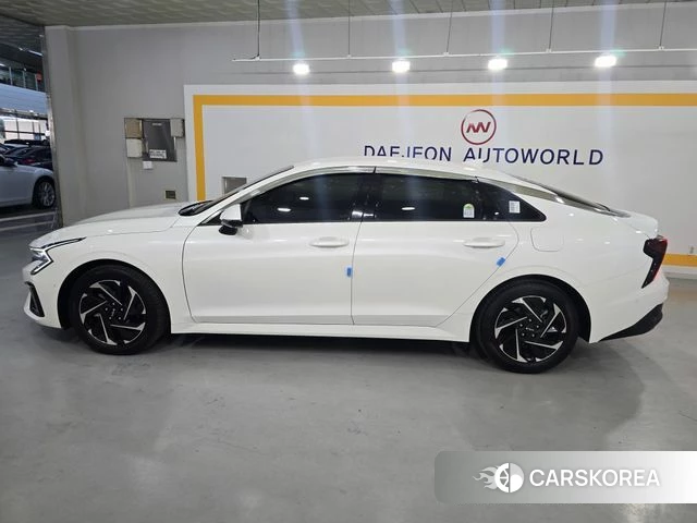 Kia The New K5 Hybrid 3rd generation 2023 Белый из Кореи, фото 6