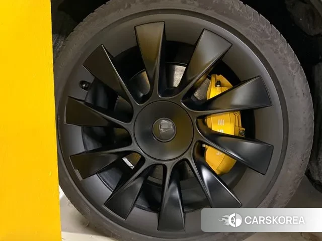 Tesla Model Y 2023 Синий из Кореи, фото 6