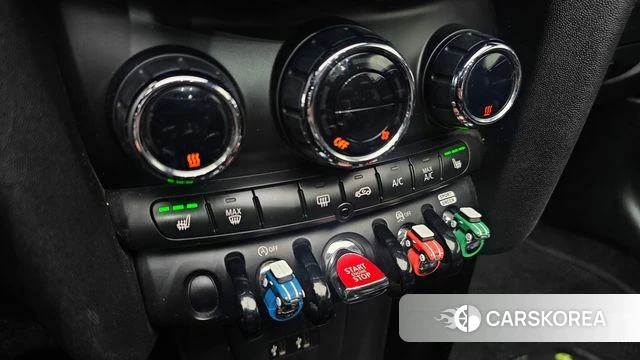 Mini Cooper Convertible 2019 Серебристо-серый из Кореи, фото 6