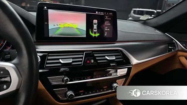 BMW 5 Series (G30) 2023 Серебристо-серый из Кореи, фото 6