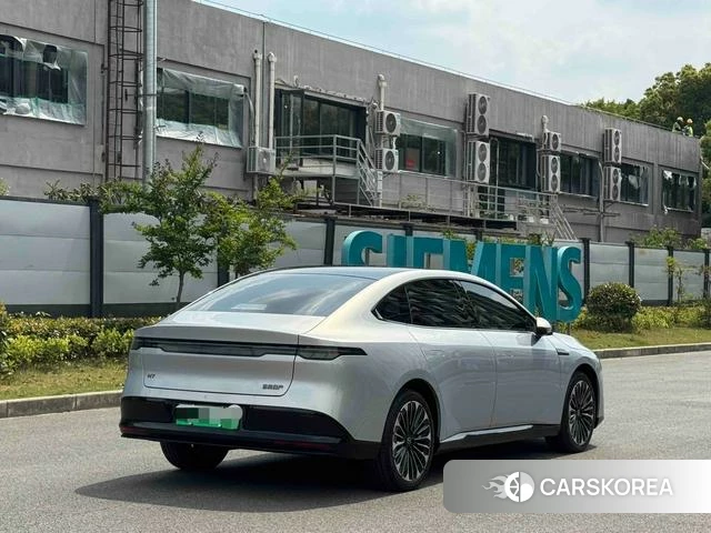 Nissan N7 2025 Серебристо-серый из Китая, фото 6