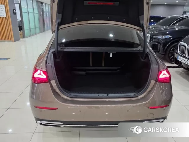 Mercedes-Benz E-Class W214 2025 Песочный из Кореи, фото 6