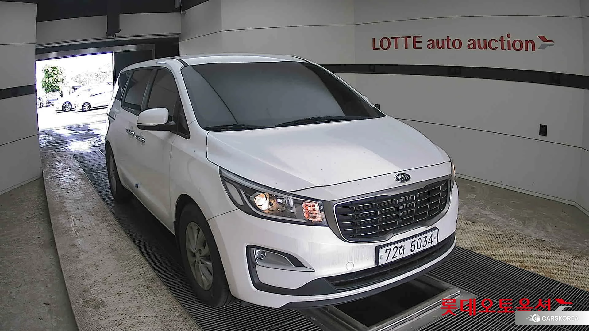 Kia Carnival 2020 Snow White Pearl (optional) из Кореи, фото 6