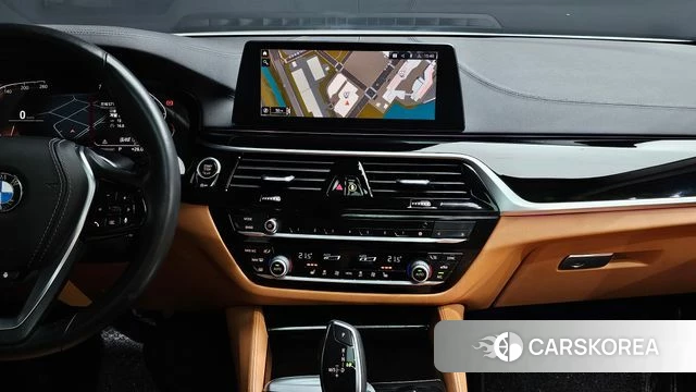 BMW 5 Series (G30) 2020 Белый из Кореи, фото 6
