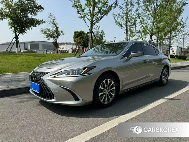 Lexus ES 2023 Серебристо-серый из Китая, фото 6