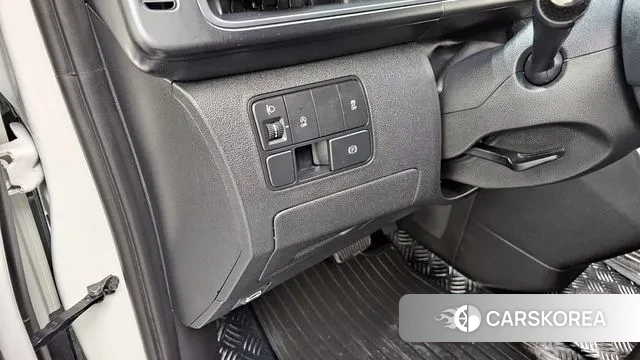 Hyundai Staria 2025 Белый из Кореи, фото 6