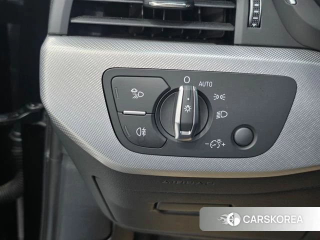 Audi A4 (B9) 2023 Черный из Кореи, фото 6