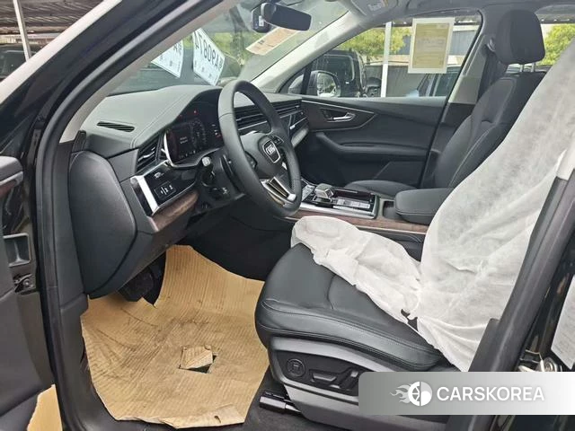 Audi Q7 2026 Черный из Китая, фото 6