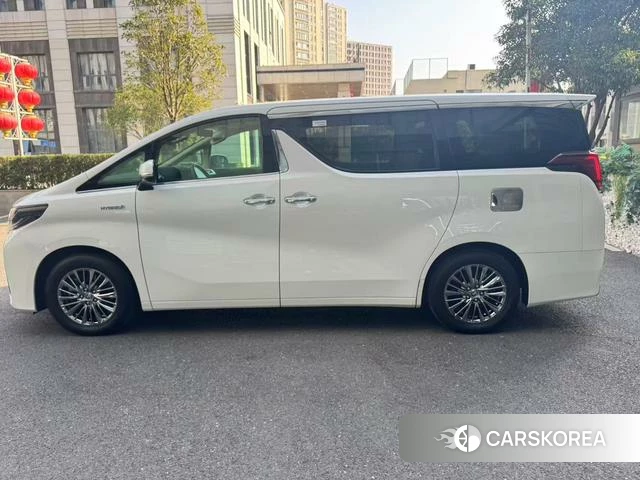 Toyota Elfa 2023 Белый из Китая, фото 6