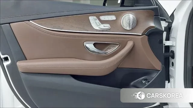 Mercedes-Benz E-Class W213 2022 Белый из Кореи, фото 6