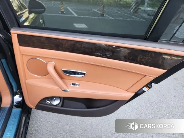 Bentley Flying Spur 2nd Generation 2018 Черный из Кореи, фото 6