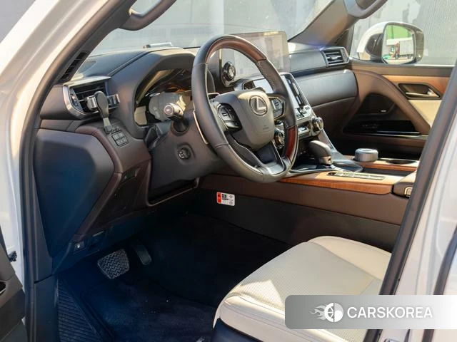 Lexus LX 2025 Белый из Китая, фото 6